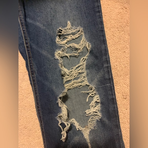 W30 x L27 women distressed jeans. Great condition. - Picture 3 of 6